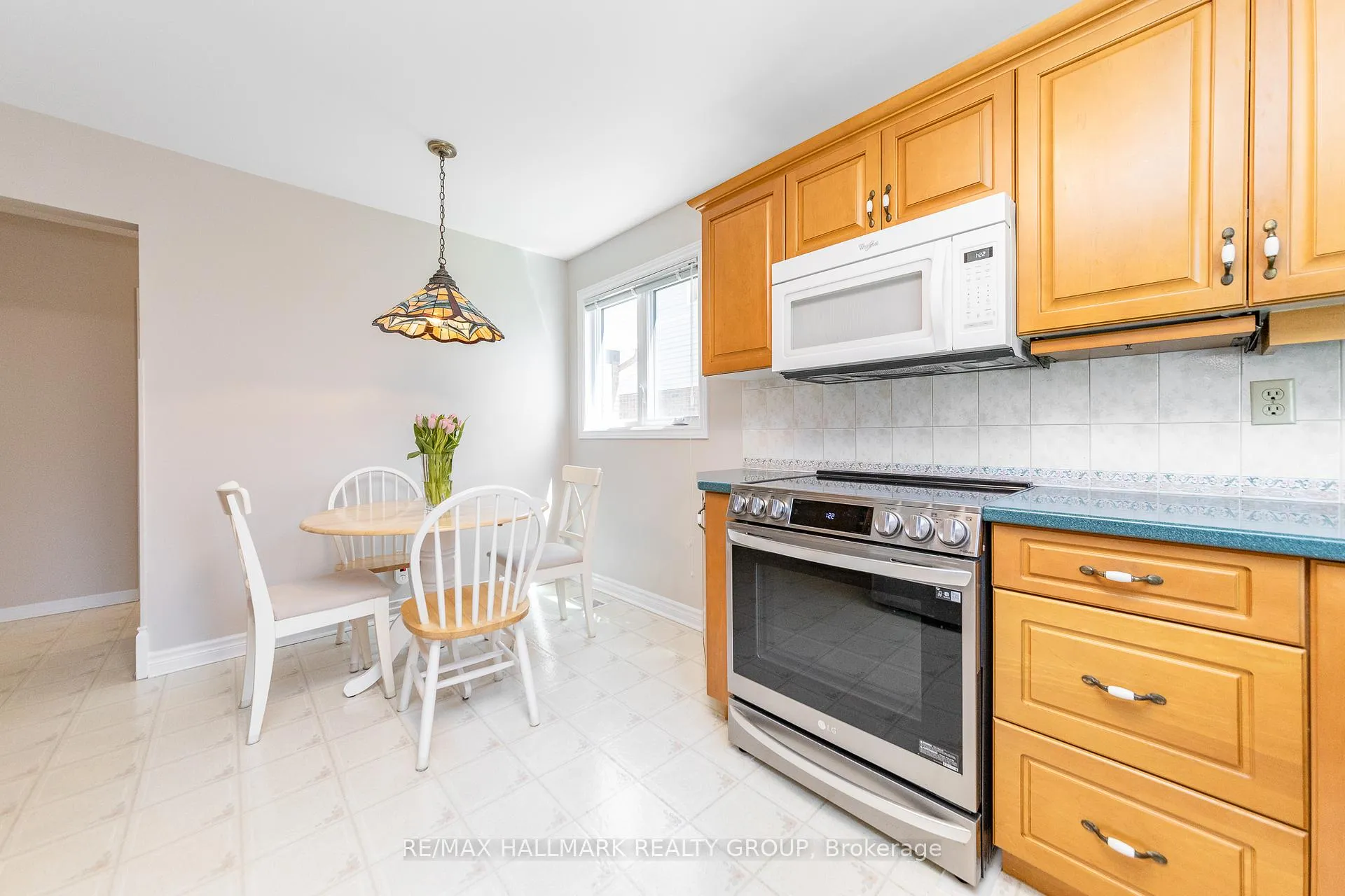 Photo 14 of 8 Trotting Way, Ottawa, Kanata - Bridlewood — HOMEH