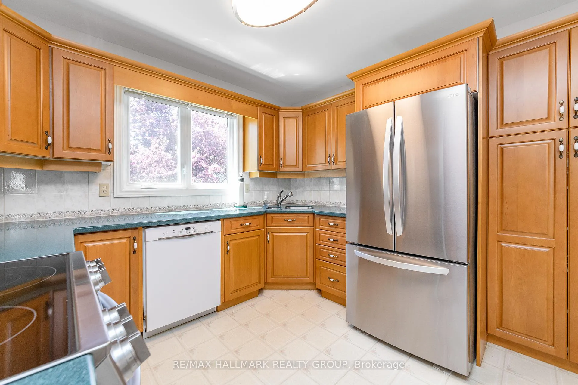 Photo 15 of 8 Trotting Way, Ottawa, Kanata - Bridlewood — HOMEH