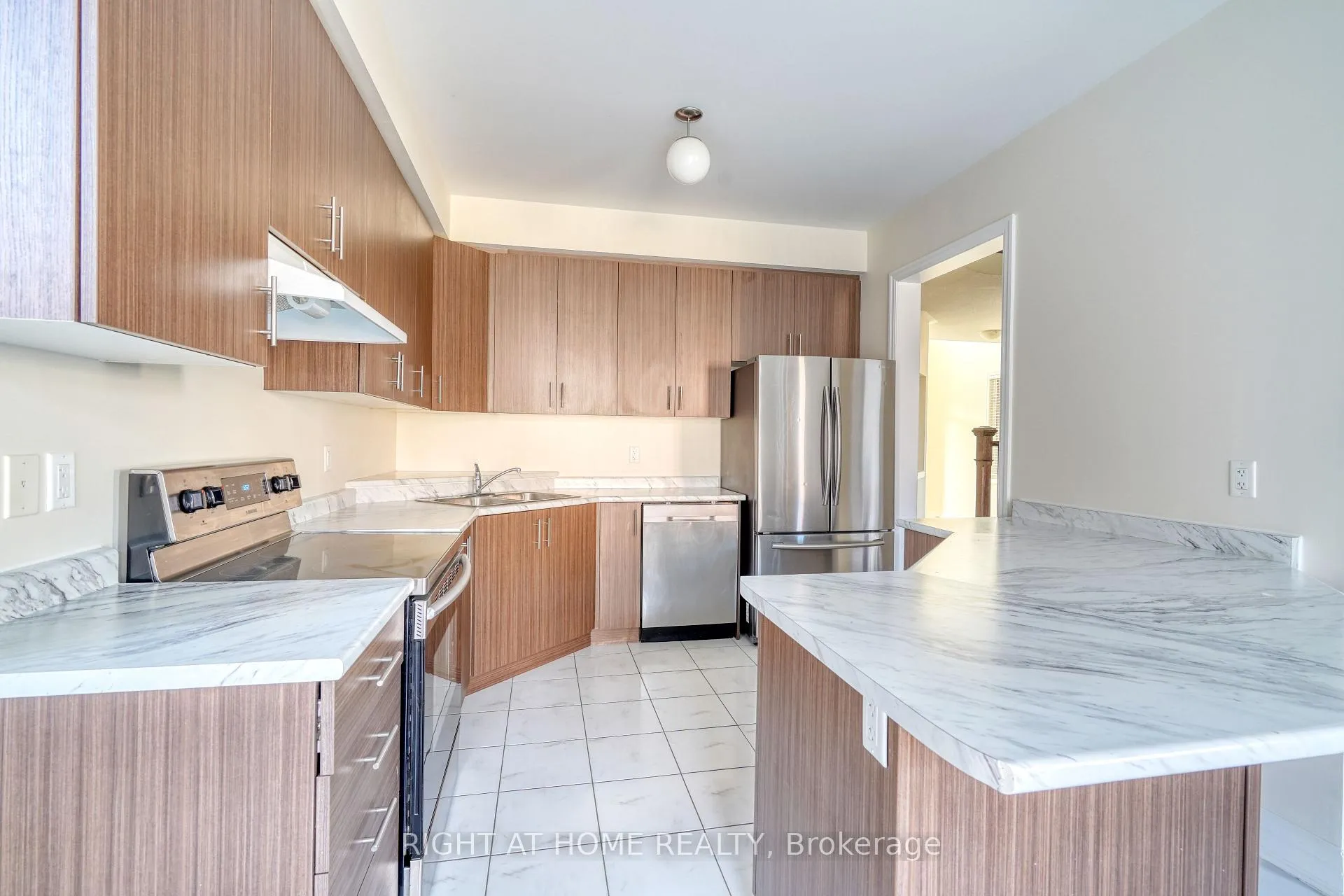 Photo 6 of 17 Mercury Avenue, Georgina, Keswick South — HOMEH