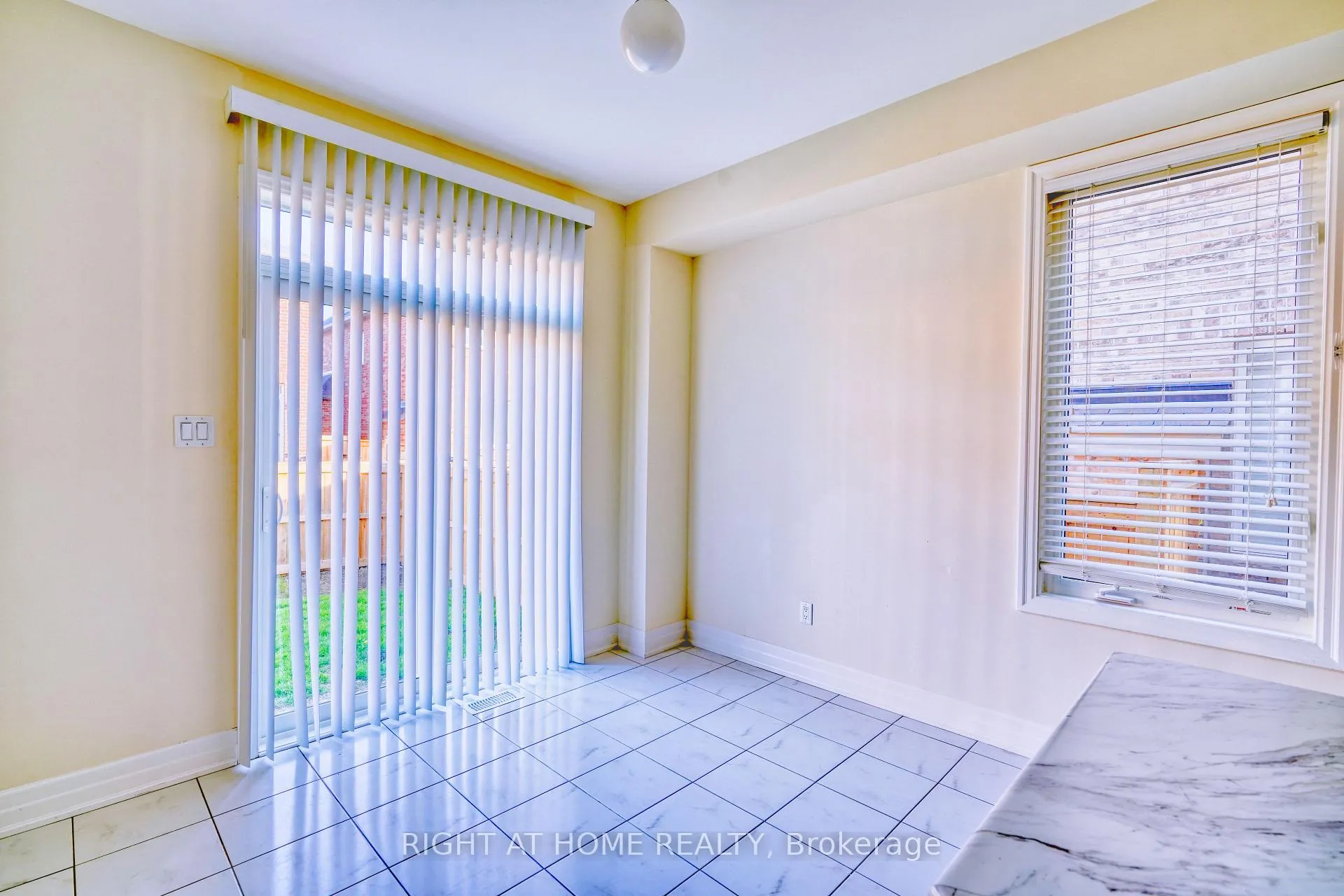 Photo 8 of 17 Mercury Avenue, Georgina, Keswick South — HOMEH