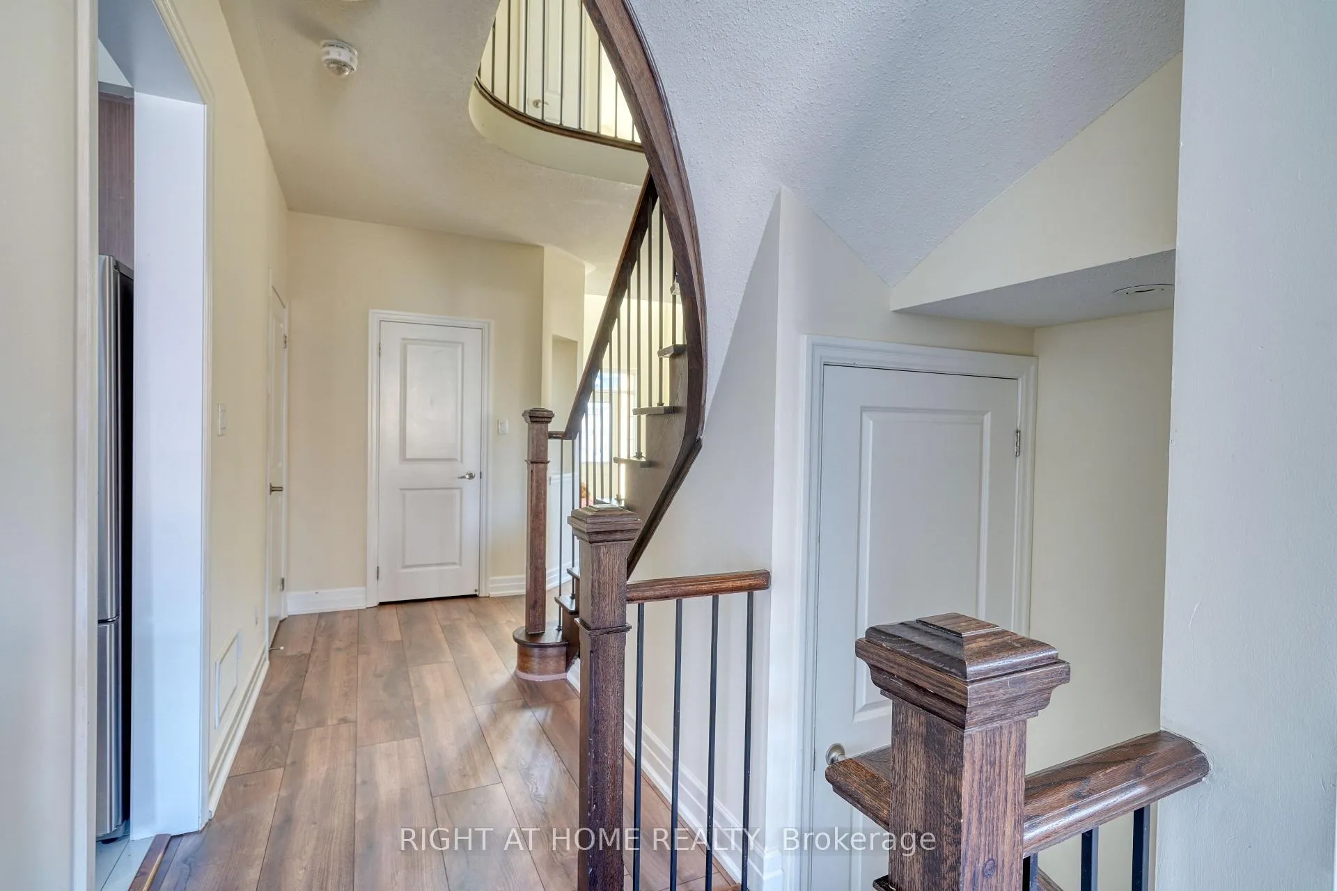 Photo 9 of 17 Mercury Avenue, Georgina, Keswick South — HOMEH