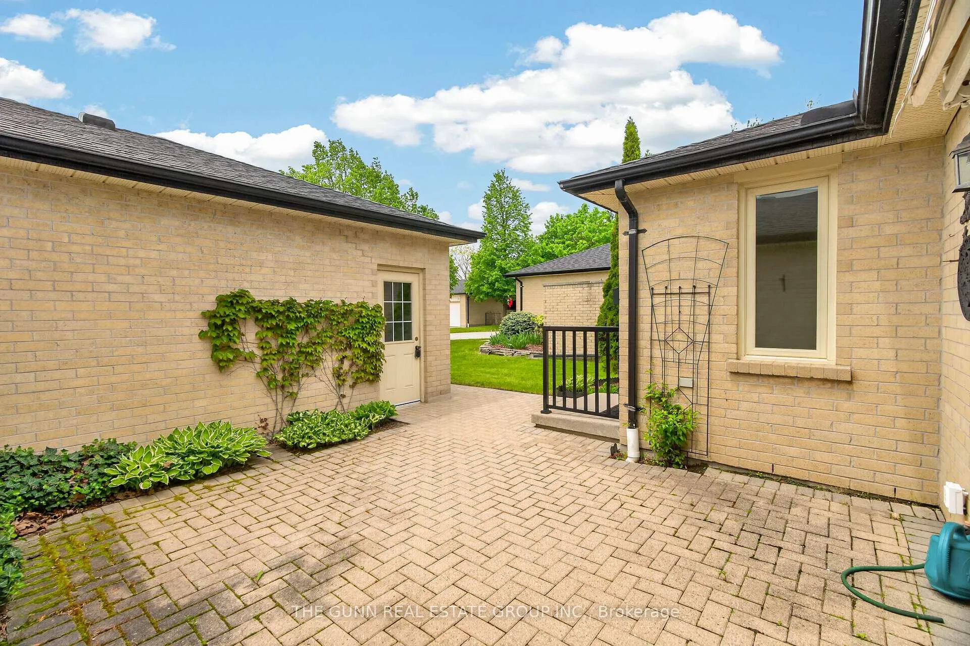 Photo 5 of Unit 31, 211 Pine Valley Drive, London, South N — HOMEH