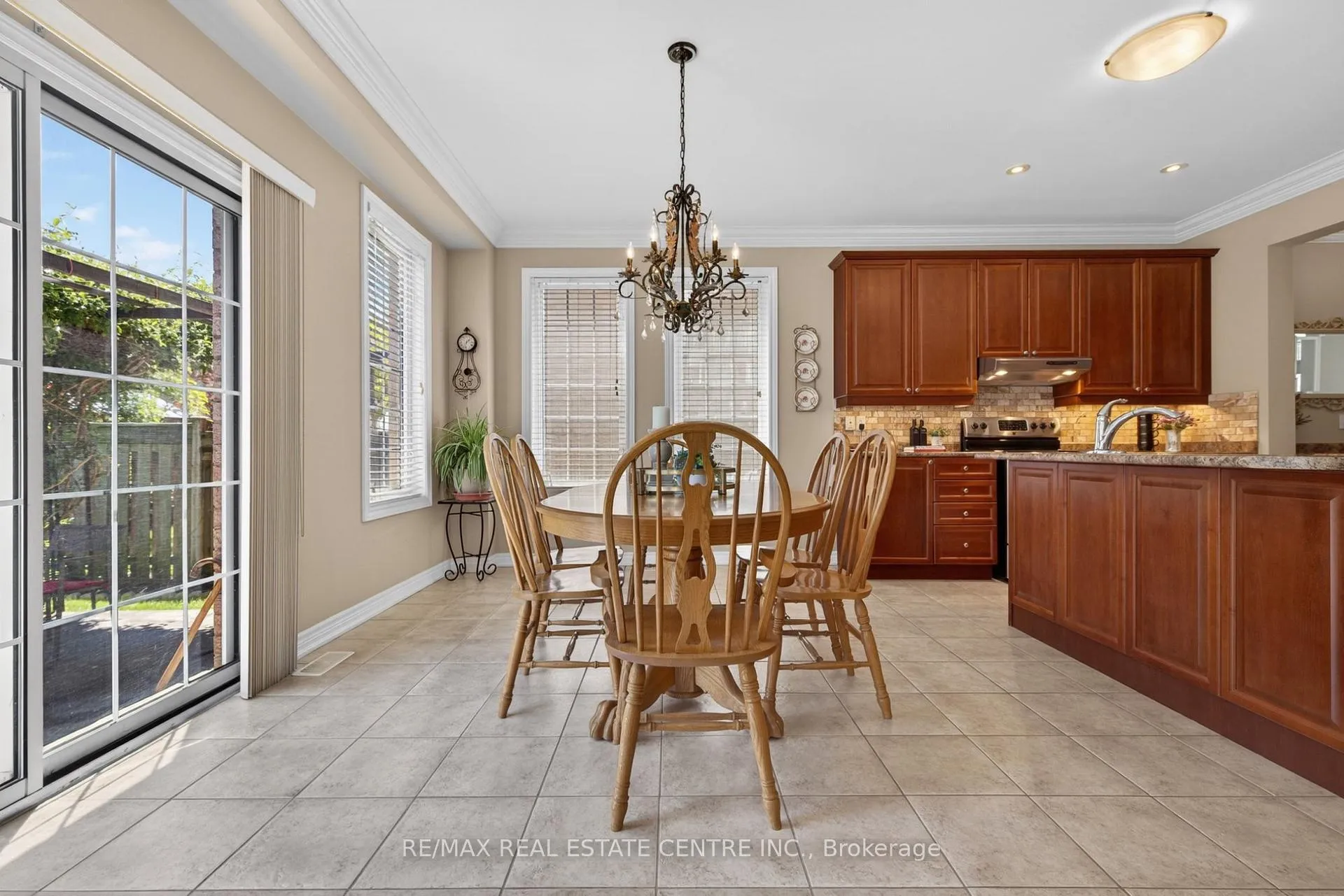 Photo 13 of 1022 Laidlaw Drive, Milton, Clarke — HOMEH
