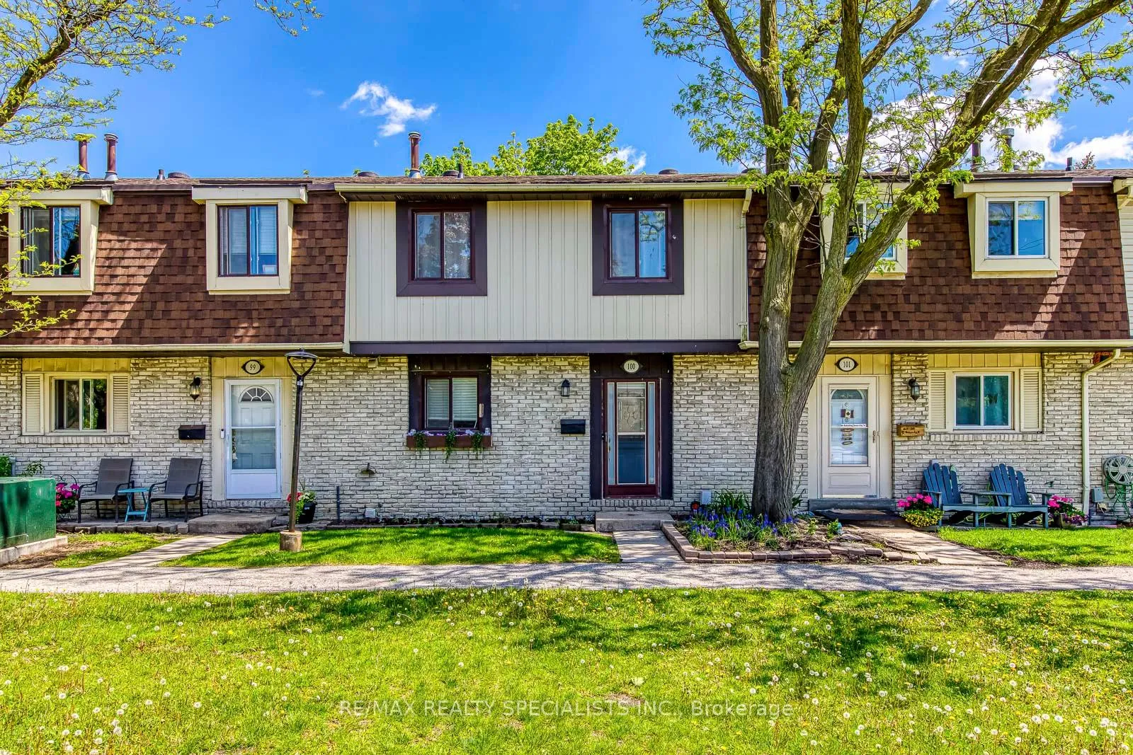 Photo 1 of Unit 100, 93 Hansen Road, Brampton, Madoc — HOMEH