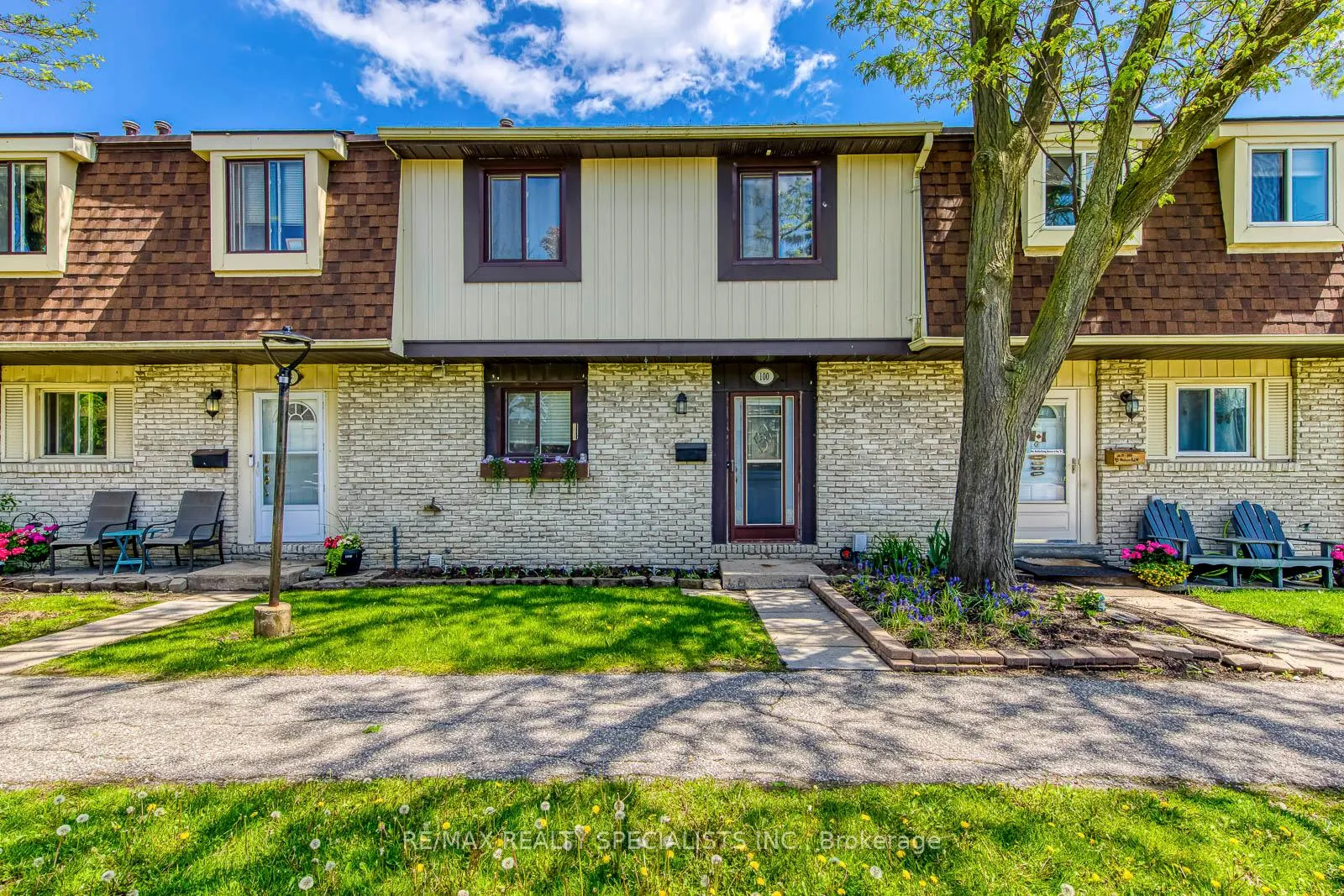 Photo 2 of Unit 100, 93 Hansen Road, Brampton, Madoc — HOMEH