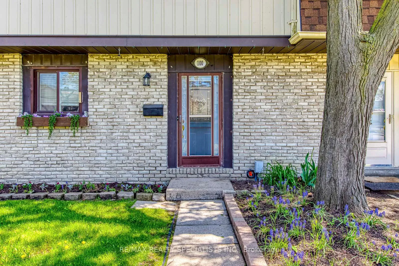 Photo 4 of Unit 100, 93 Hansen Road, Brampton, Madoc — HOMEH