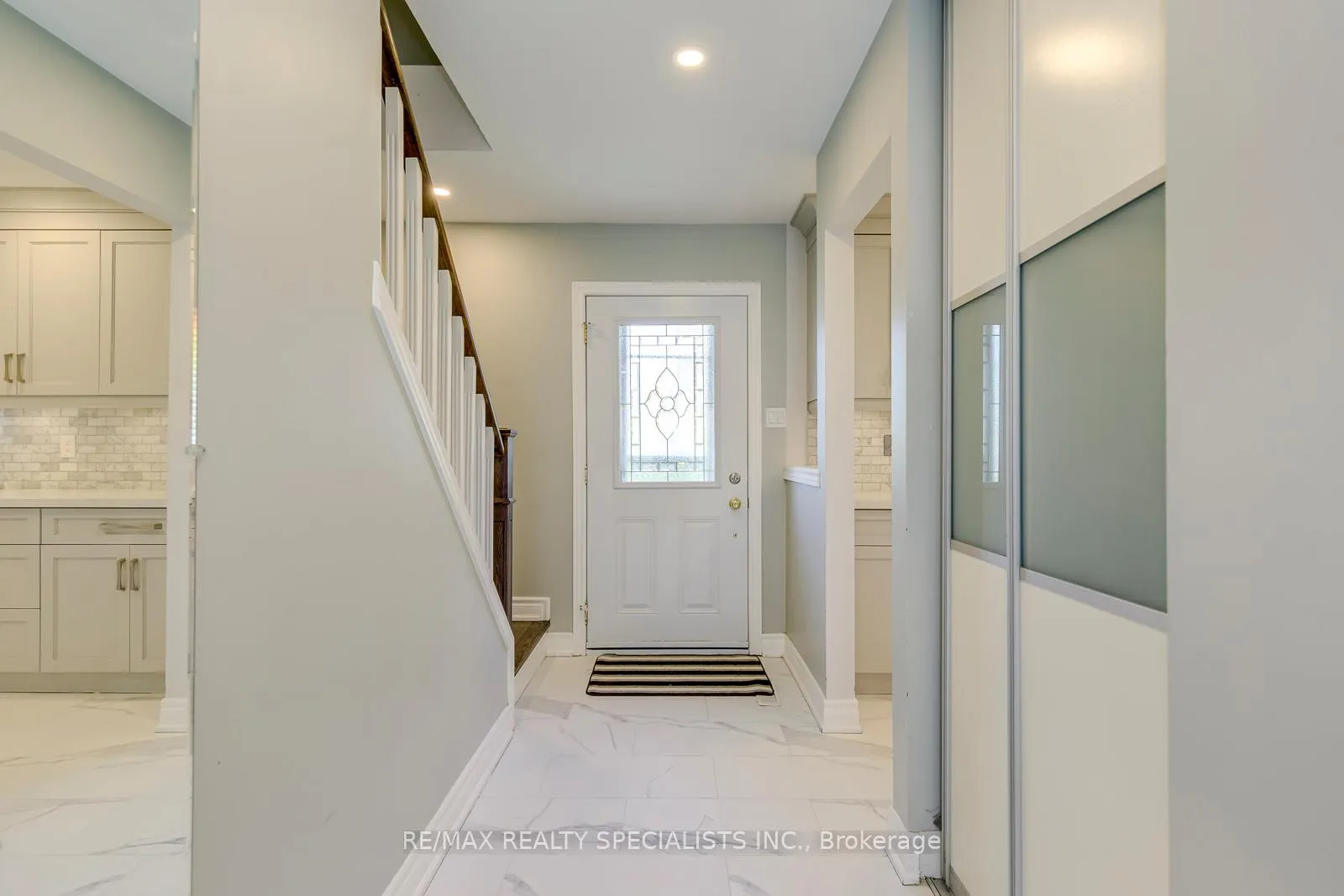 Photo 5 of Unit 100, 93 Hansen Road, Brampton, Madoc — HOMEH