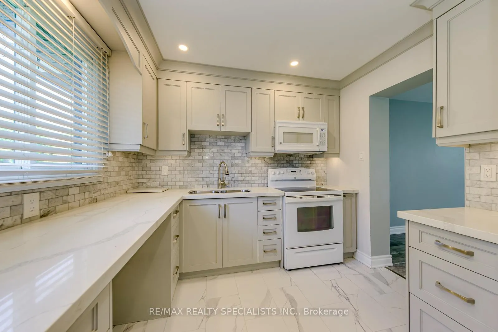 Photo 8 of Unit 100, 93 Hansen Road, Brampton, Madoc — HOMEH