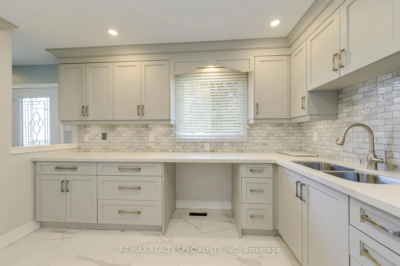 Photo 9 of Unit 100, 93 Hansen Road, Brampton, Madoc — HOMEH