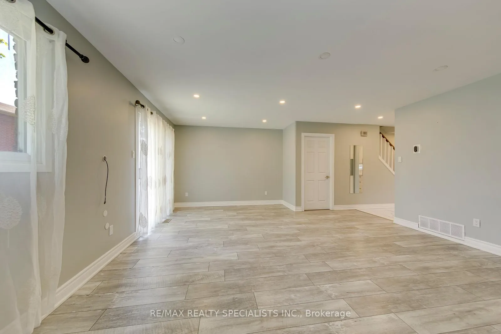 Photo 13 of Unit 100, 93 Hansen Road, Brampton, Madoc — HOMEH