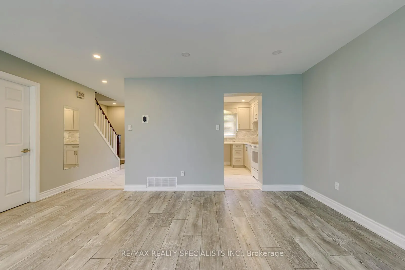 Photo 15 of Unit 100, 93 Hansen Road, Brampton, Madoc — HOMEH