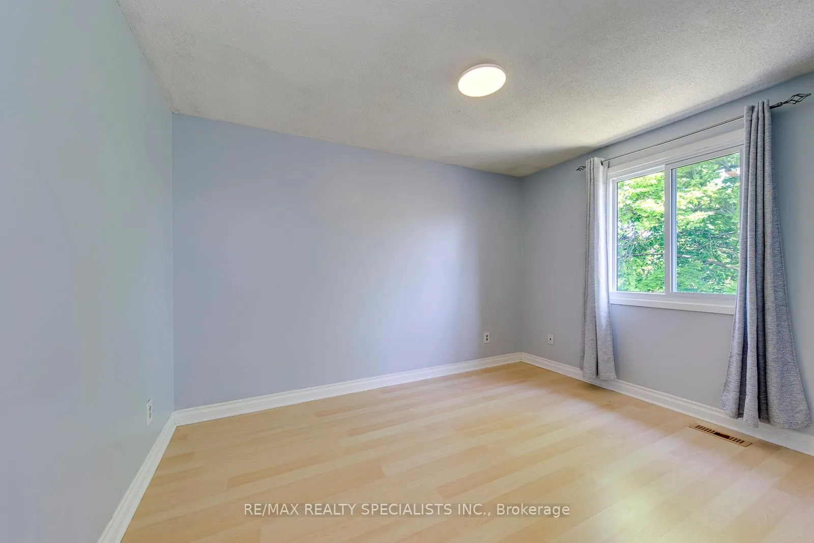 Photo 24 of Unit 100, 93 Hansen Road, Brampton, Madoc — HOMEH