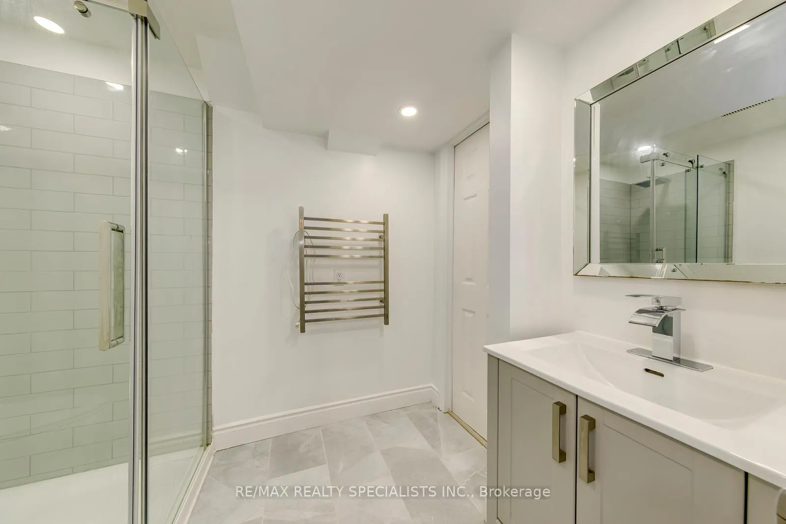 Photo 30 of Unit 100, 93 Hansen Road, Brampton, Madoc — HOMEH
