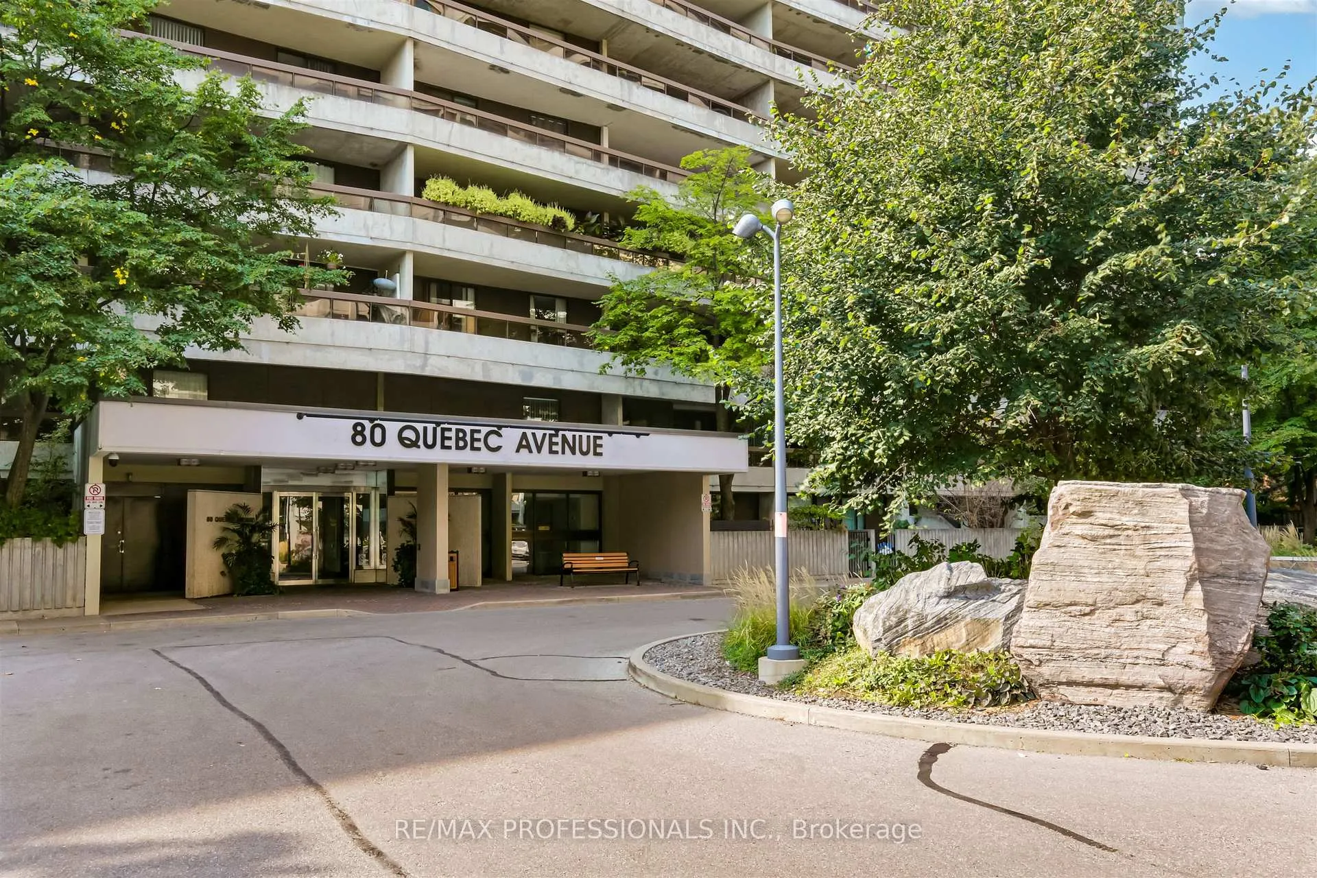 Photo 3 of Unit 122, 80 Quebec Avenue, Toronto, High Park North — HOMEH
