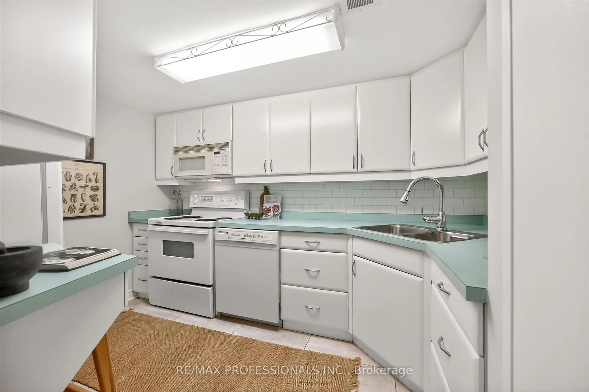 Photo 13 of Unit 122, 80 Quebec Avenue, Toronto, High Park North — HOMEH
