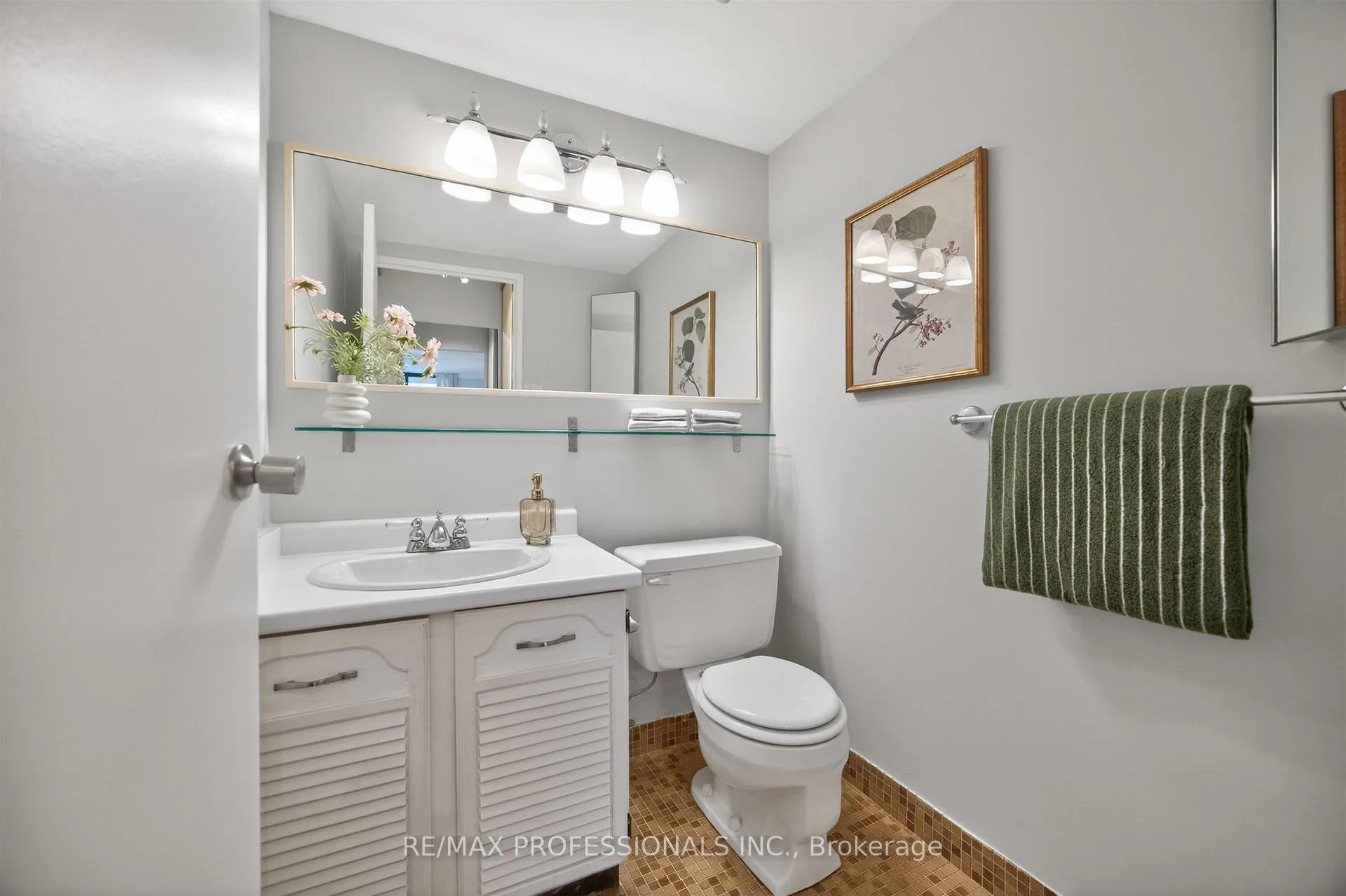 Photo 23 of Unit 122, 80 Quebec Avenue, Toronto, High Park North — HOMEH