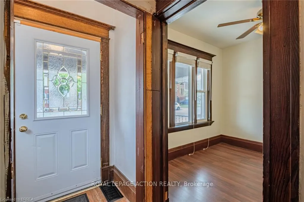 Photo 6 of 110 Arthur Street, Brantford — HOMEH