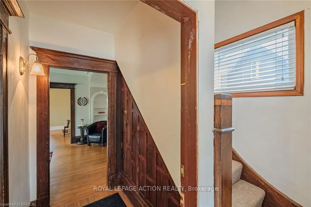 Photo 7 of 110 Arthur Street, Brantford — HOMEH