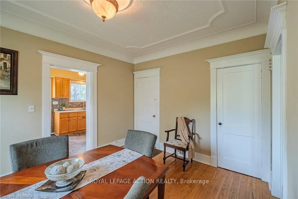 Photo 16 of 110 Arthur Street, Brantford — HOMEH