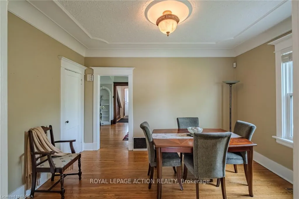 Photo 17 of 110 Arthur Street, Brantford — HOMEH
