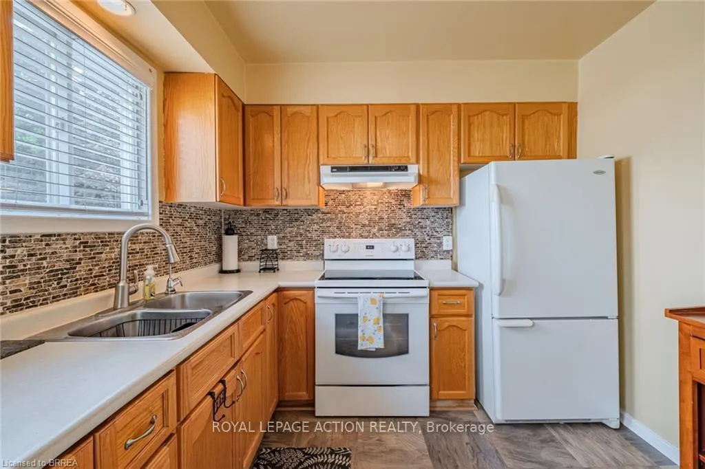 Photo 19 of 110 Arthur Street, Brantford — HOMEH