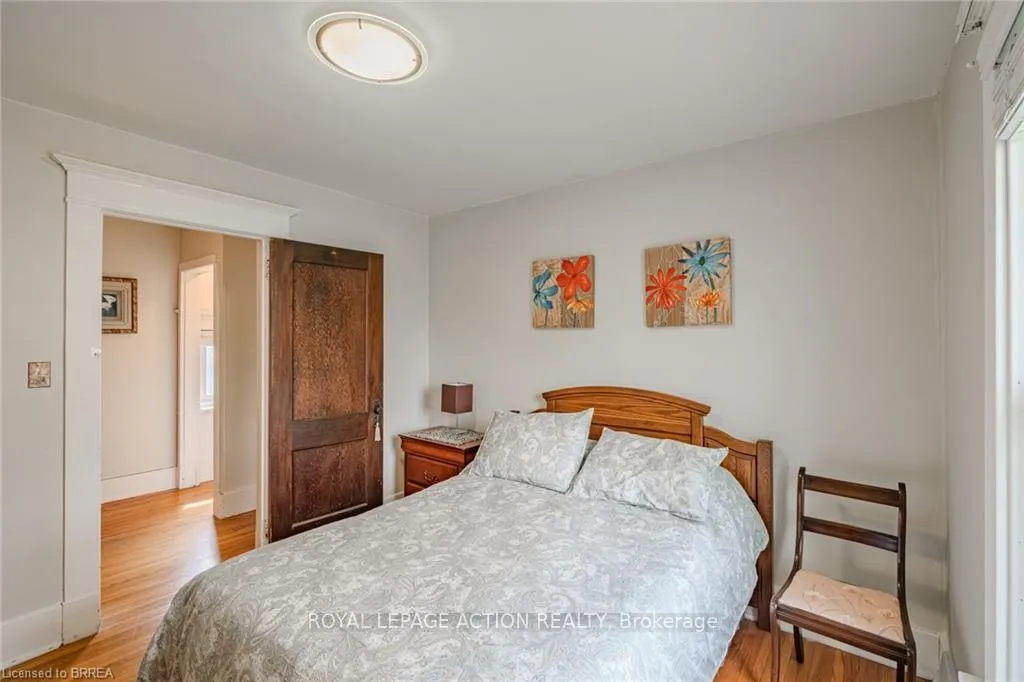 Photo 25 of 110 Arthur Street, Brantford — HOMEH
