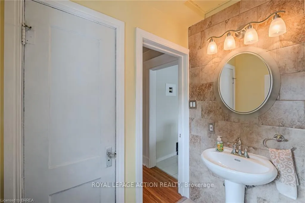 Photo 27 of 110 Arthur Street, Brantford — HOMEH