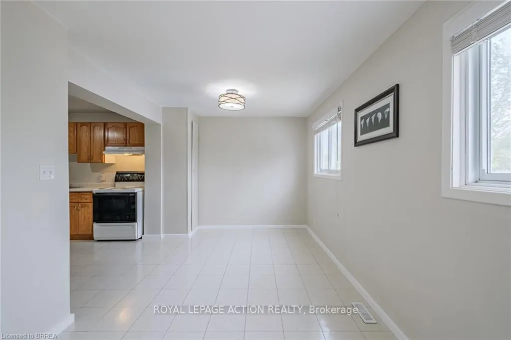 Photo 31 of 110 Arthur Street, Brantford — HOMEH