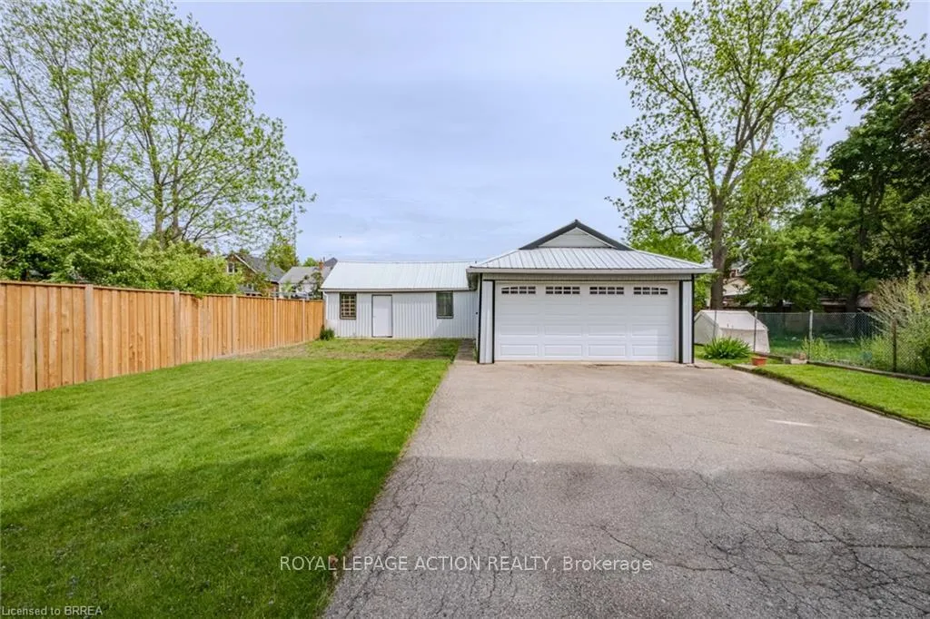 Photo 36 of 110 Arthur Street, Brantford — HOMEH