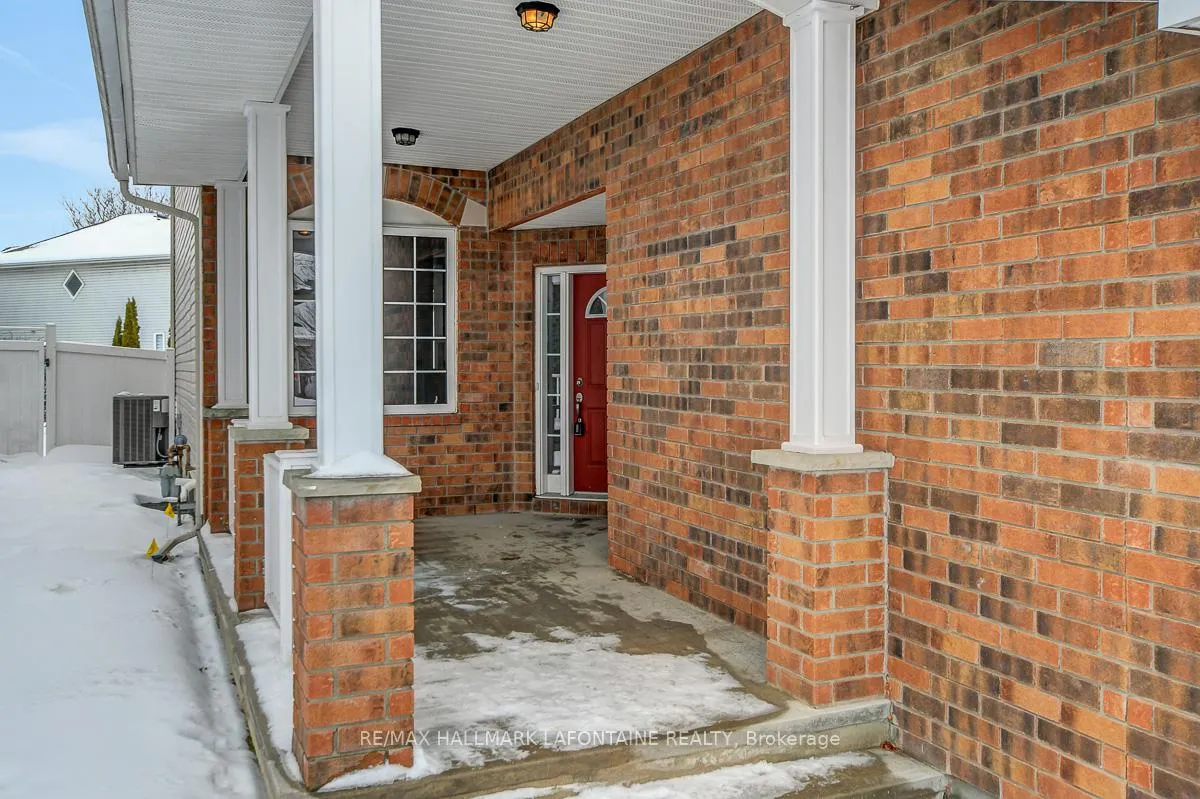 Photo 2 of 919 Scala Avenue, Ottawa, Notting Hill/Summerside — HOMEH