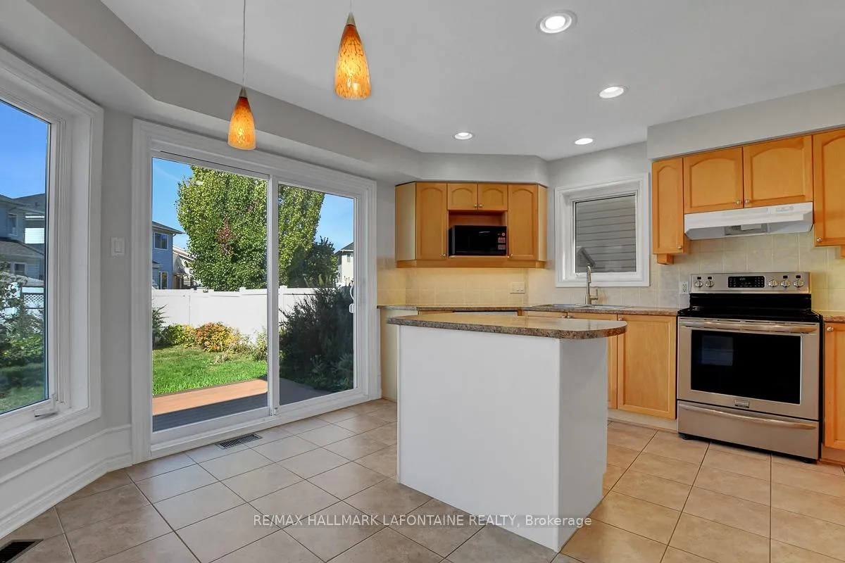Photo 13 of 919 Scala Avenue, Ottawa, Notting Hill/Summerside — HOMEH