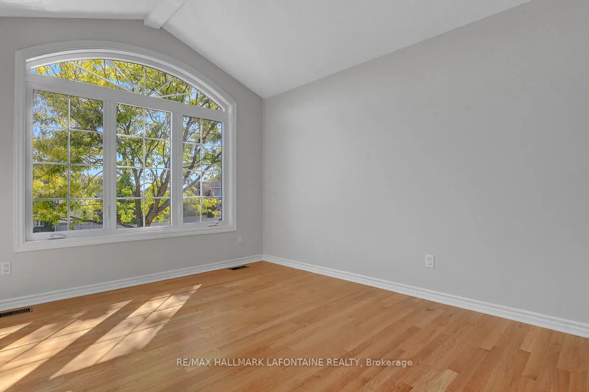 Photo 23 of 919 Scala Avenue, Ottawa, Notting Hill/Summerside — HOMEH