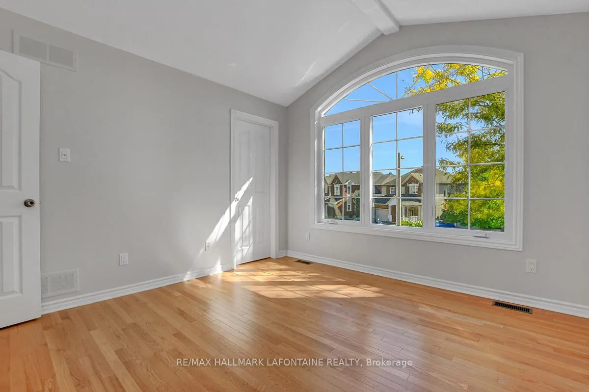 Photo 24 of 919 Scala Avenue, Ottawa, Notting Hill/Summerside — HOMEH