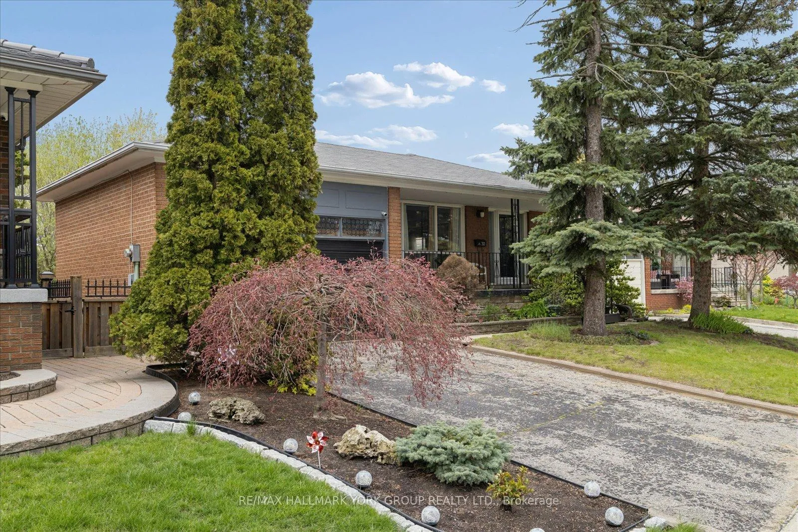 Photo 3 of 30 Briarbluff Avenue, Scarborough, West Hill — HOMEH