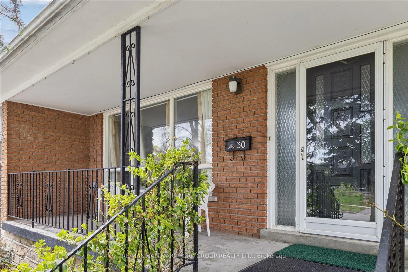 Photo 4 of 30 Briarbluff Avenue, Scarborough, West Hill — HOMEH