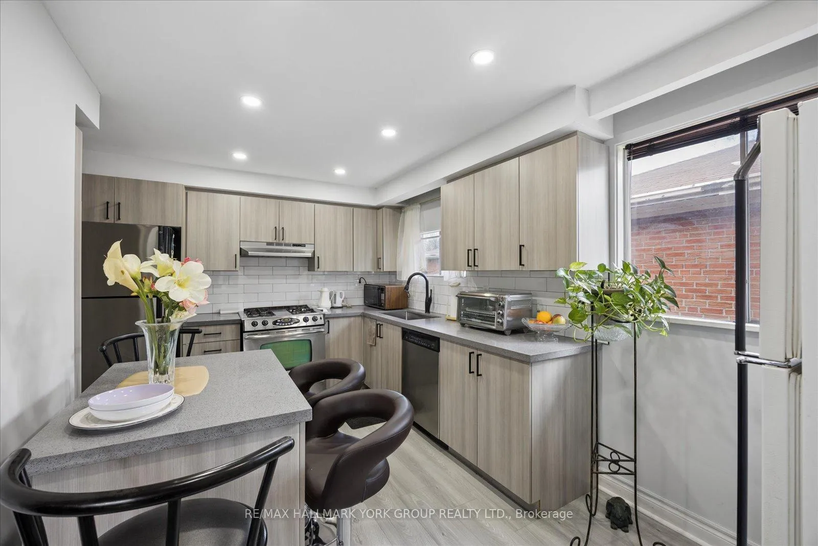 Photo 13 of 30 Briarbluff Avenue, Scarborough, West Hill — HOMEH