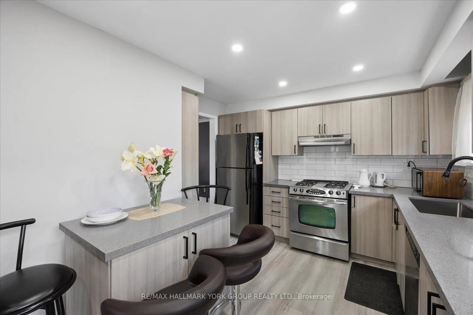 Photo 14 of 30 Briarbluff Avenue, Scarborough, West Hill — HOMEH