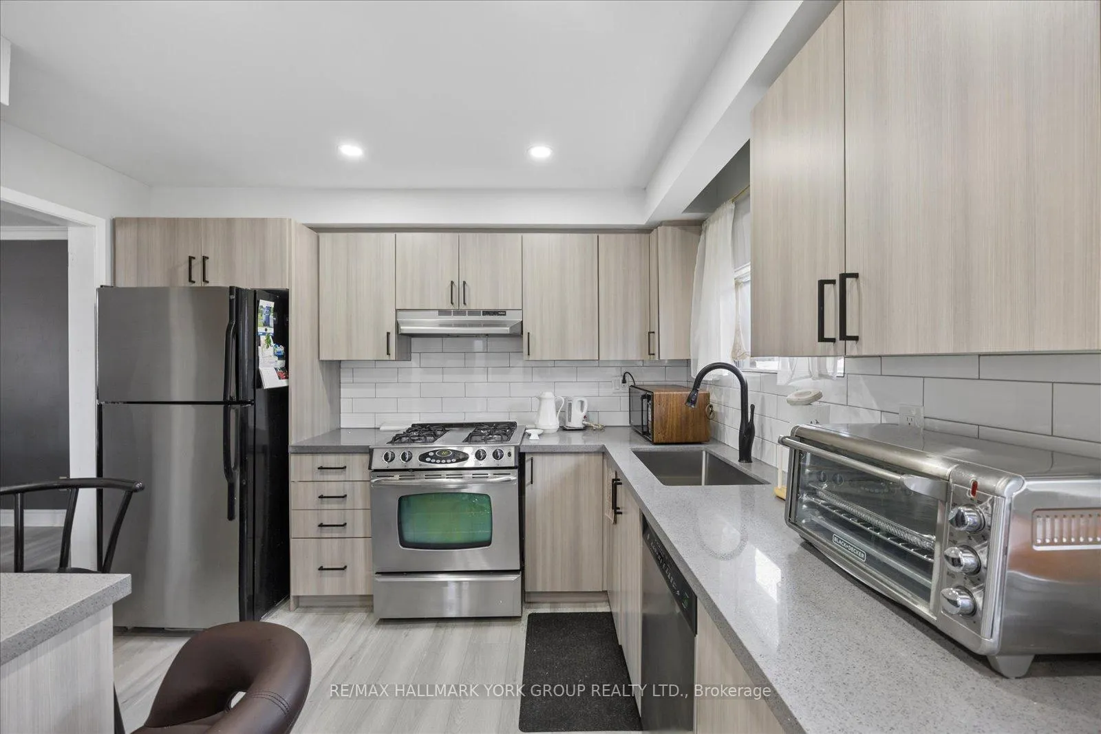 Photo 15 of 30 Briarbluff Avenue, Scarborough, West Hill — HOMEH