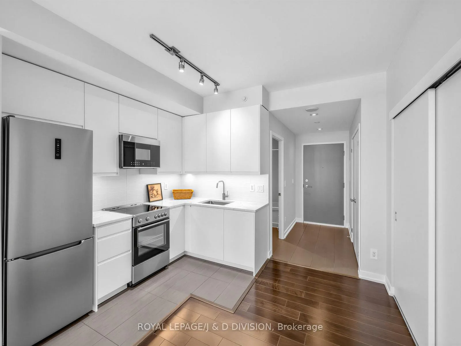 Photo 8 of Unit 1008, 170 Fort York Boulevard, Toronto, Waterfront Communities — HOMEH