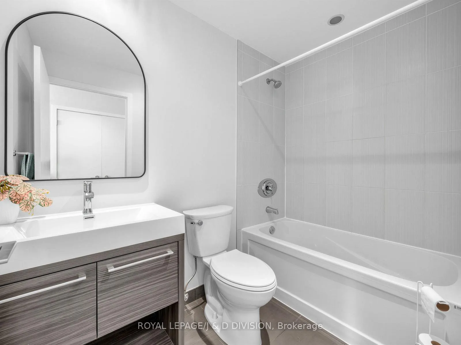 Photo 14 of Unit 1008, 170 Fort York Boulevard, Toronto, Waterfront Communities — HOMEH