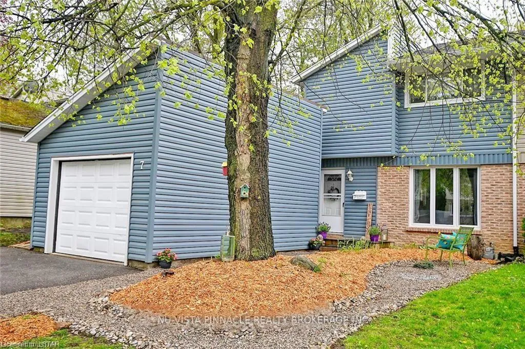 Photo 2 of 7 Ranchwood Crescent, London, North F — HOMEH