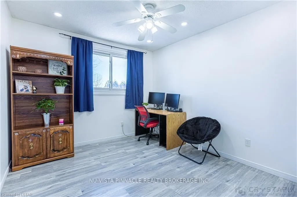 Photo 13 of 7 Ranchwood Crescent, London, North F — HOMEH