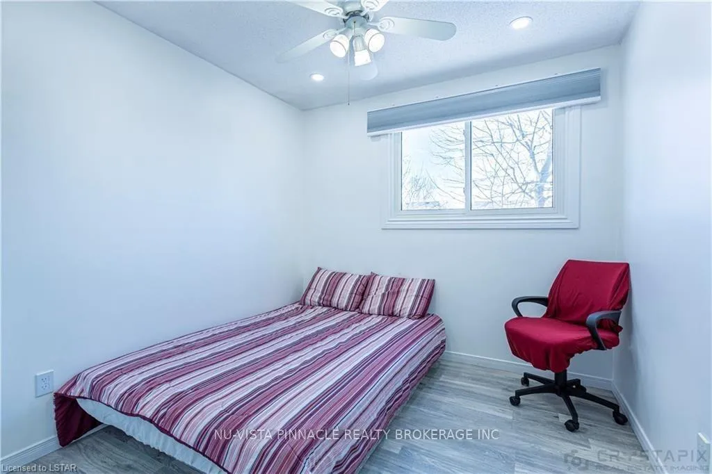 Photo 15 of 7 Ranchwood Crescent, London, North F — HOMEH