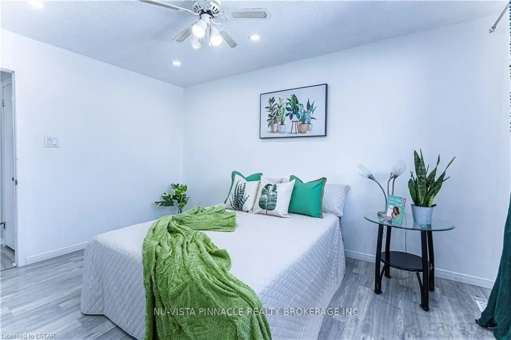 Photo 18 of 7 Ranchwood Crescent, London, North F — HOMEH