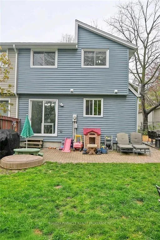 Photo 30 of 7 Ranchwood Crescent, London, North F — HOMEH