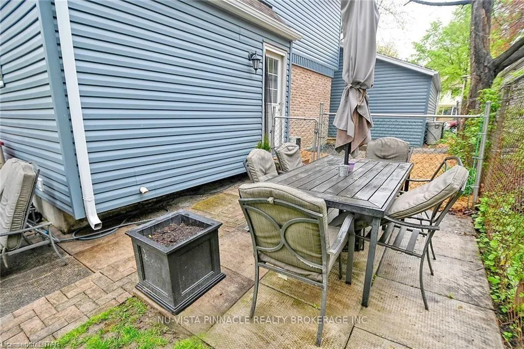 Photo 34 of 7 Ranchwood Crescent, London, North F — HOMEH