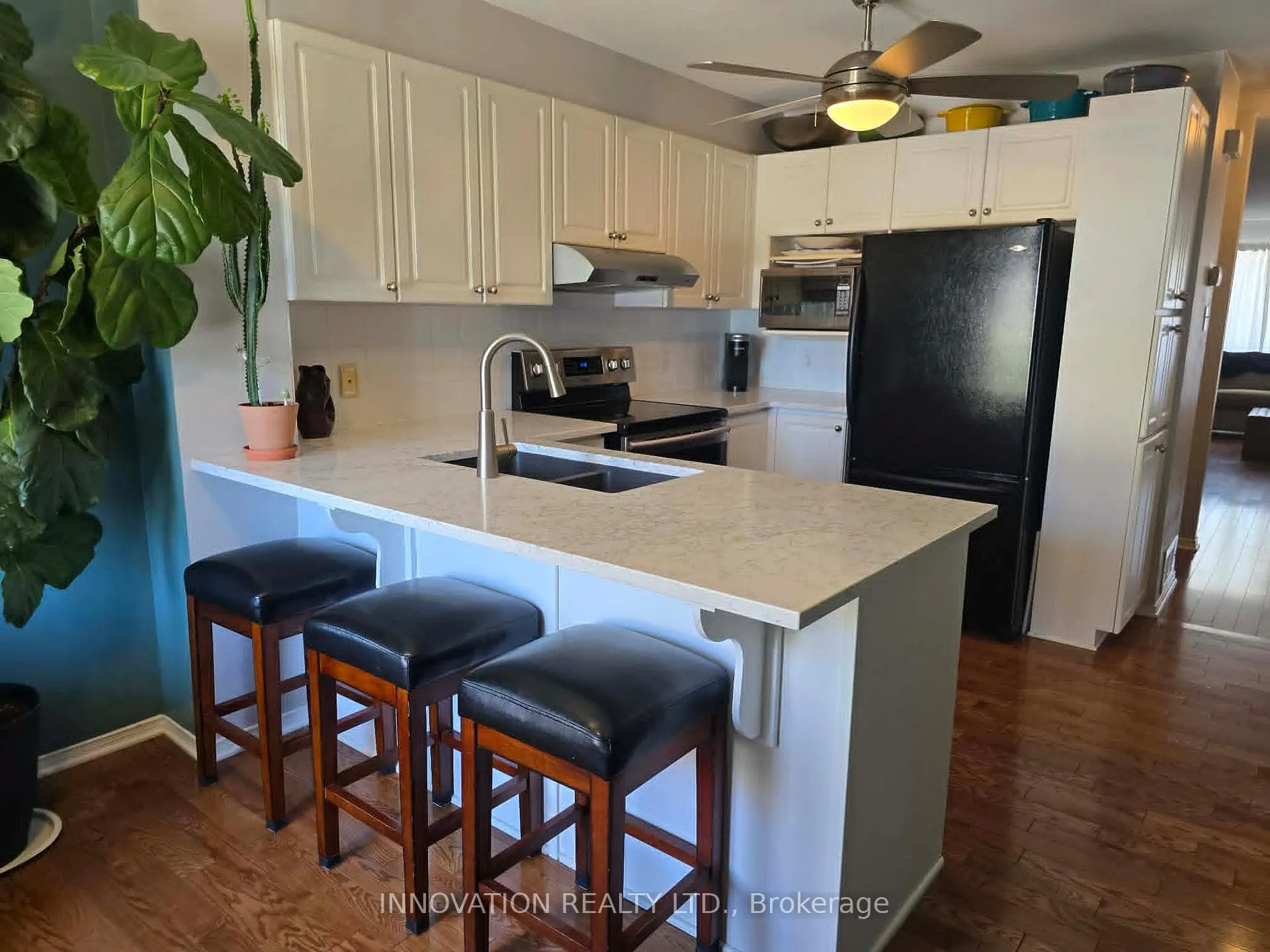Photo 5 of 466 Hillsboro Private, Ottawa, Kanata - Emerald Meadows/Trailwest — HOMEH