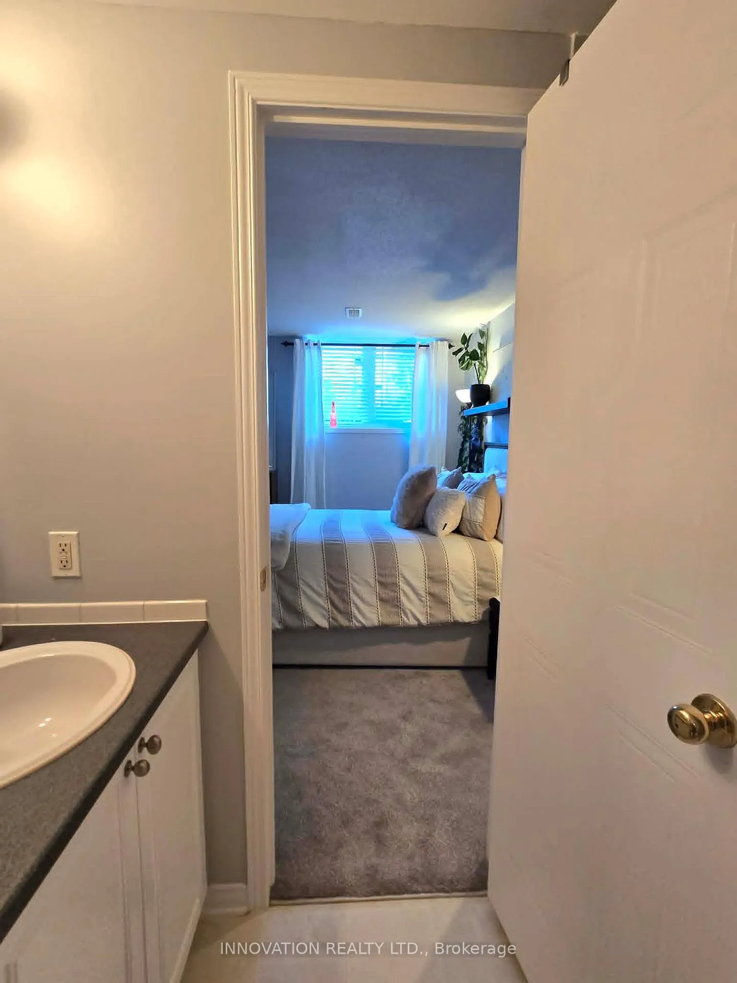 Photo 16 of 466 Hillsboro Private, Ottawa, Kanata - Emerald Meadows/Trailwest — HOMEH
