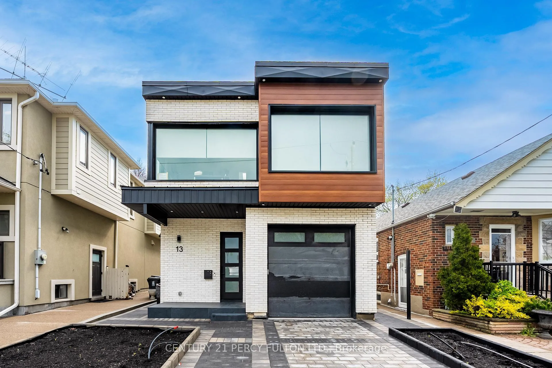 Photo 27 of 13 McKayfield Road, Toronto, Danforth Village-East York — HOMEH