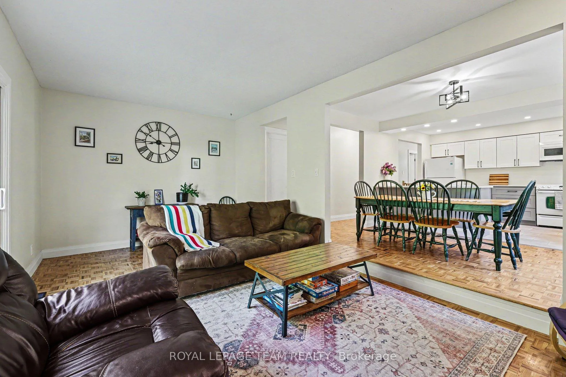 Photo 10 of 495 Edgeworth Avenue, Ottawa, Woodroffe — HOMEH